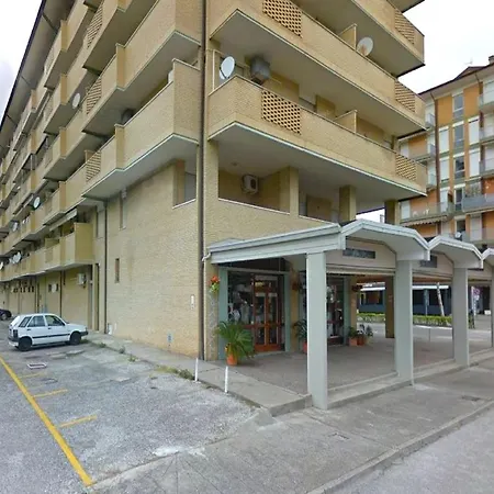 Amazing In Caorle Near Seabeach Apartment Porto Santa Margherita di Caorle